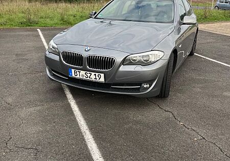 BMW 523 3ltr 8Gang Leder 18zoll