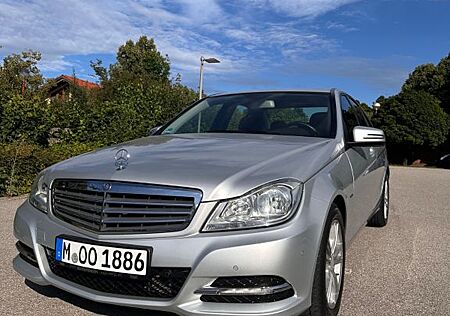 Mercedes-Benz C 180 Scheckheftgepflegt/TÜV NEU/ guter Zustand
