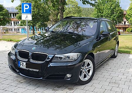 BMW 320d xDrive Touring - Leder, unfallfrei, PANO