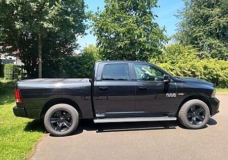 Dodge RAM 1500 4x4 CrewCab ohne Gasanlage; 5,7 Hemi