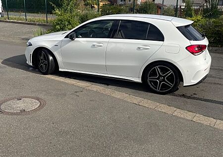 Mercedes-Benz A 200 *Night Edition* AMG Felgen