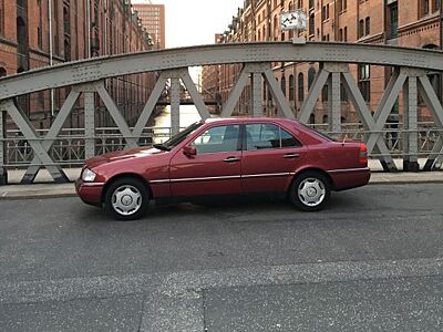 Mercedes-Benz C 180 ELEGANCE Elegance Familienbesitz seit 1994