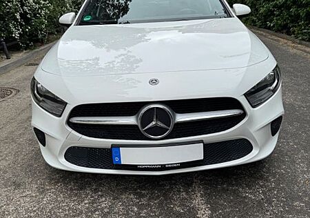 Mercedes-Benz A 220 Progressive.1.Hd.-Sonder L.Farbe Garagenwa