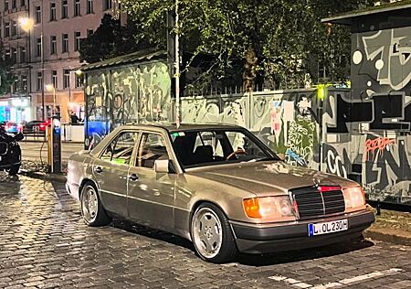 Mercedes-Benz E 230 *Notverkauf* Mercedes E230 /H&R/AERO2/SOUND/H