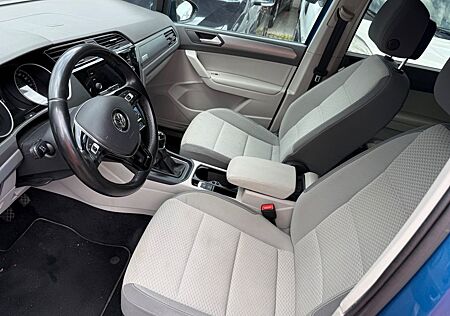 VW Touran Volkswagen 1.6 TDI NAVI ALU