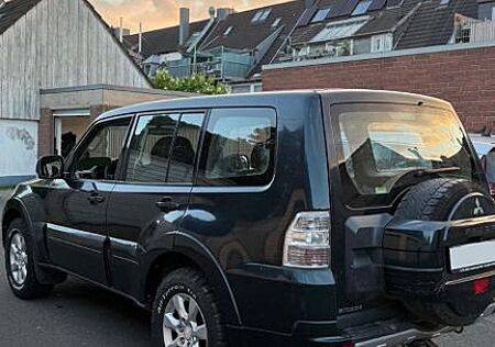 Mitsubishi Pajero 3,2 DI-D 4WD -