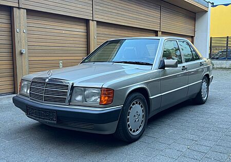 Mercedes-Benz 190 2.6 Automatik+Leder+Schiebedach+Sitzheizung