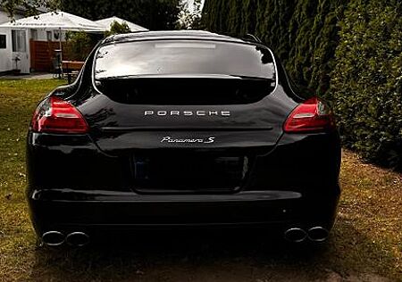 Porsche Panamera s