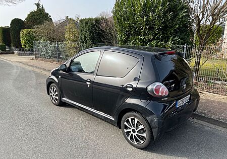 Toyota Aygo (X) Aygo (X) 1,0-l-VVT-i Automatik Cool MultiMode
