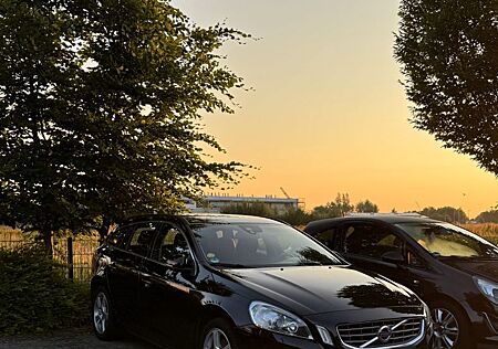 Volvo V60 D3 Momentum Momentum mit Ahk