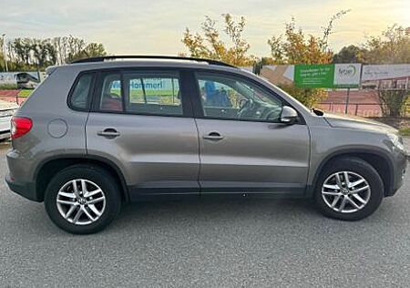VW Tiguan Volkswagen 2.0 TDI BlueMotion Tech Sport & Style...