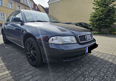 Audi A4 1.8 -