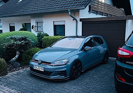 VW Golf Volkswagen VII GTI TCR Akrapovic/KW/Panorama/Alcantara