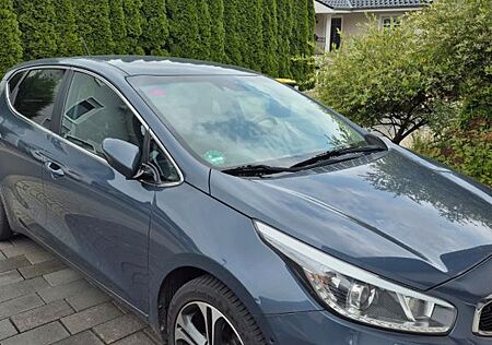 Kia Cee'd / Ceed 1.6 CRDi Spirit Spirit