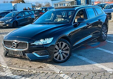 Volvo V60 Kombi Inscription 2.0 T5 250PS/Pano/SzHz/AHK