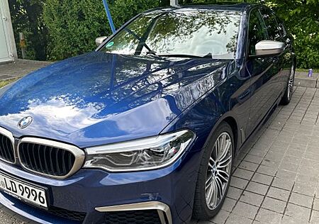 BMW M550i xDrive A -