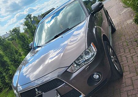 Mitsubishi Outlander 2.2 DI-D+ MIVEC Edition 2WD ClearT...