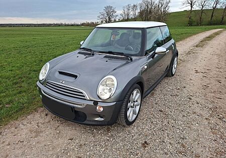 Mini Cooper S im sehr gepflegtem Zustand