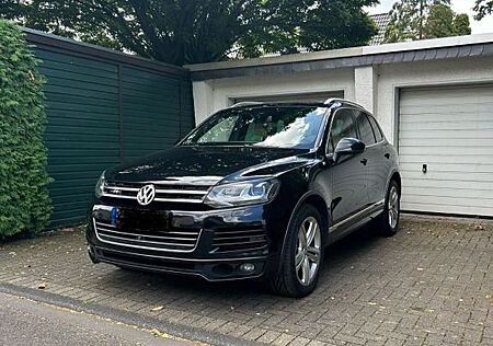 VW Touareg Volkswagen / R-Line / Vollausstattung / BEIGE
