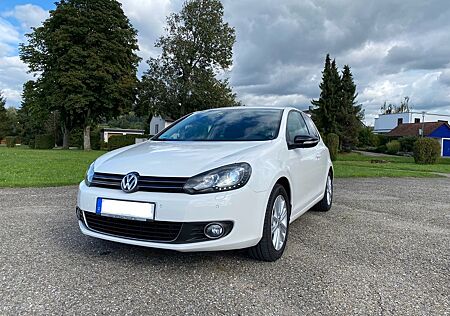 VW Golf Volkswagen 1.2 TSI Style / Bi-Xenon / TÜV neu