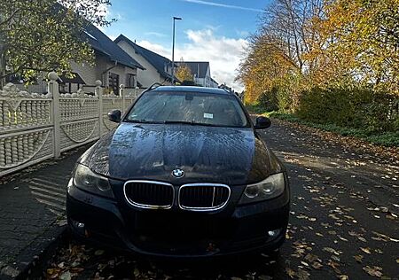 BMW 318d Touring schwarz 2009