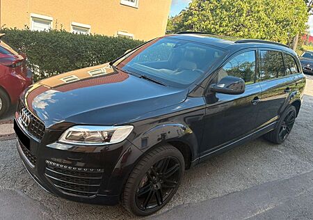 Audi Q7 V12 TDI quattro tiptronic -
