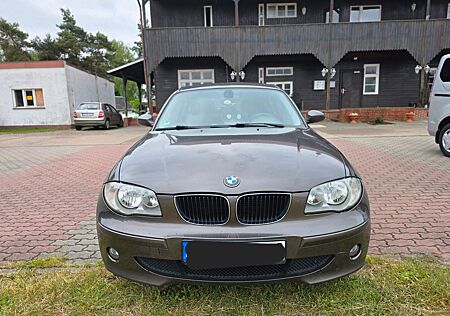 BMW 116i - e87