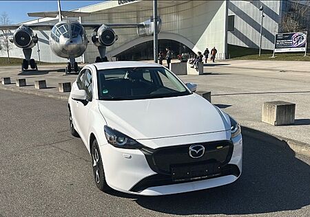 Mazda 2 SKYACTIV-G 75 Center-Line Center-Line