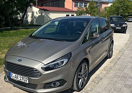 Ford S-Max 2,0 TDCi 132kW Titanium Titanium