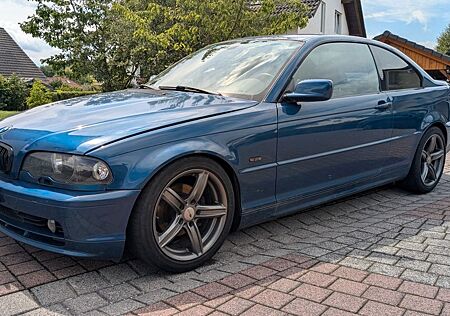 BMW 320Ci mit Gewindefahrwerk, GFK-Haube usw.