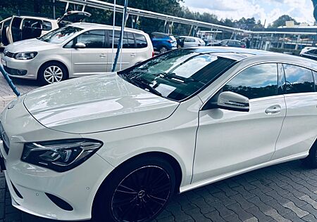 Mercedes-Benz CLA 220 Shooting Brake CLA 220 d 4MATIC DCT ...