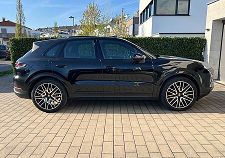 Porsche Cayenne Neues Model 1. Hand, 22Zoll, Vollleder, Pano