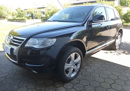 VW Touareg Volkswagen 3.0 V6 TDI Tiptronic Standard