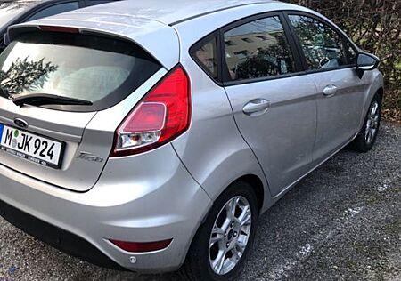 Ford Fiesta 1,0 EcoBoost 74kW Celebration PowerSh...