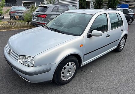 VW Golf Volkswagen 1.6 Auto Comfortline