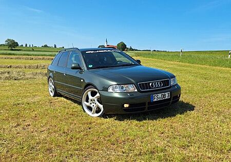 Audi S4 2.7 quattro Avant -