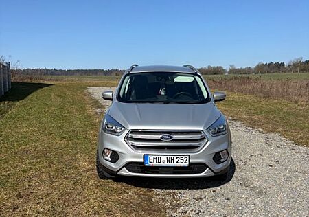 Ford Kuga 2,0 TDCi 4x4 110kW Black & Silver Power...