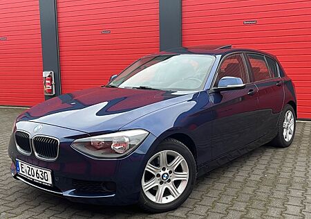 BMW 118d Schiebedach+Navi+Multi+8*Fachbereift+