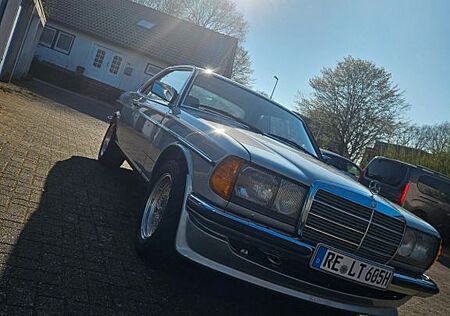 Mercedes-Benz 230 W123 c123 230ce