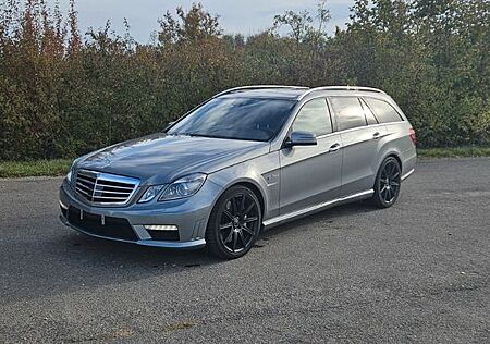 Mercedes-Benz E 63 AMG T-Modell*Distronic*Massage*Nachtsicht