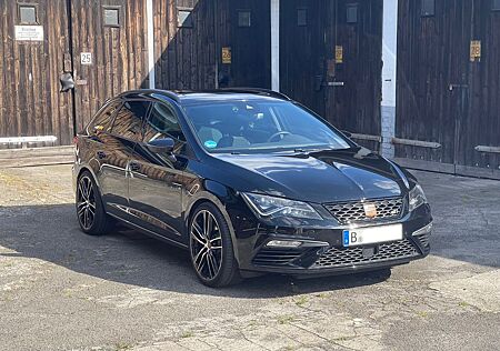 Seat Leon ST Cupra 300 4drive TÜV/Insp. 2025 NEU