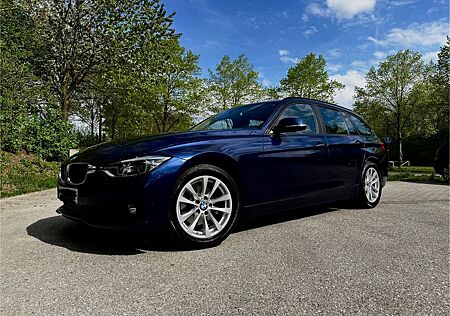 BMW 320d xDrive Touring Advantage