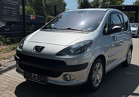 Peugeot 1007 AUTOMATIK. KLIMA AHK *TÜV NEU* EINPARKHILFE