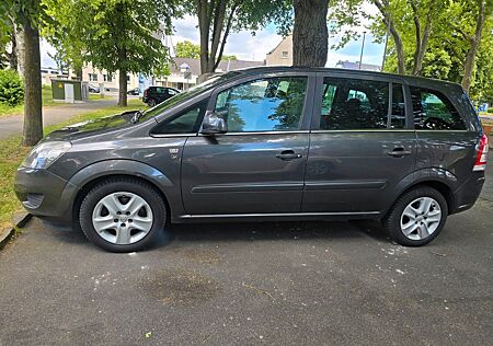 Opel Zafira INNOVATION GAS UND BENZIN Guter Zustand