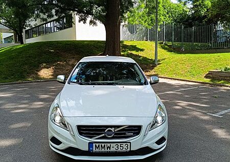 Volvo S60 D4 Geartronic R-Design 5 cylinder!!