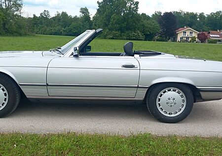 Mercedes-Benz SL 500 R107