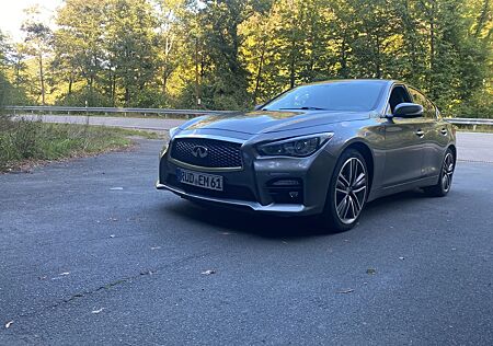 Infiniti Q50 2.2d Premium Automatik Premium