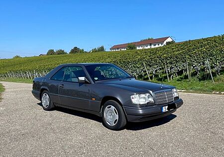 Mercedes-Benz E 200 E200 Coupé C124 (W124)