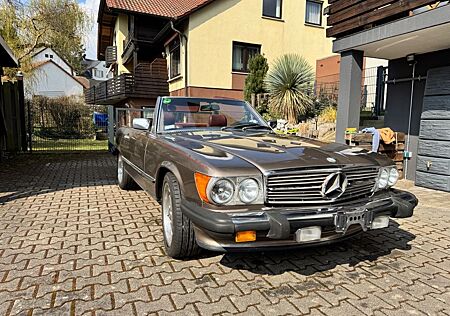 Mercedes-Benz SL 560 mit H-Kennzeichen