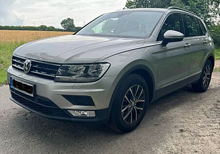 VW Tiguan Volkswagen 1.4 TSI BMT Comfortl. Navi, Panoramadach